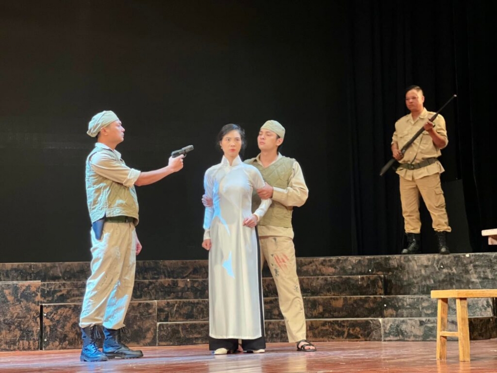 Nhà hát Kịch Hà Nội biểu diễn nghệ thuật tri ân người có công với cách mạng