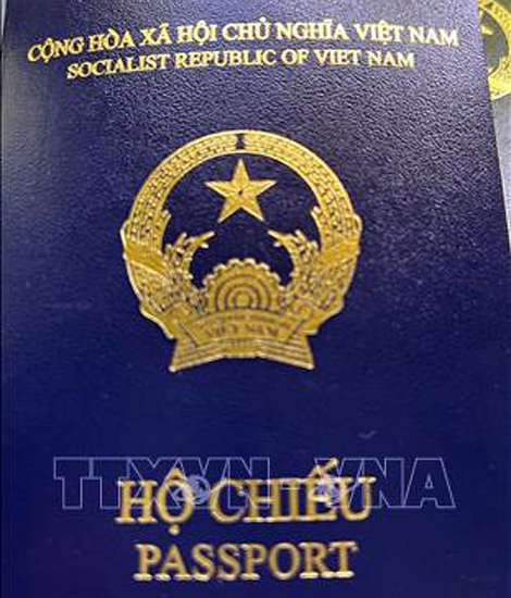 Đại sứ quán Việt Nam tại Đức tích cực giải quyết vấn đề liên quan đến hộ chiếu mới