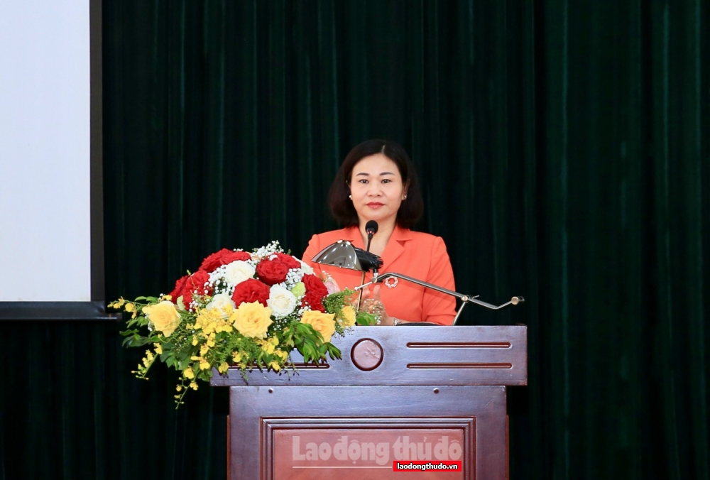Phó Bí thư Thường trực Thành ủy Nguyễn Thị Tuyến phát biểu chỉ đạo tại lễ khai giảng.