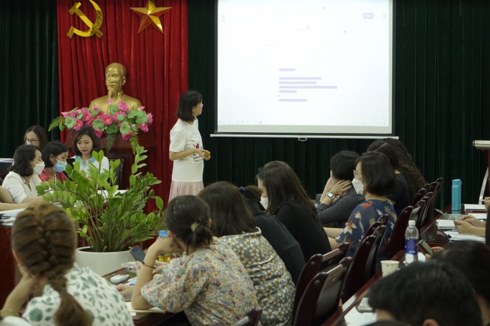 Phó Giám đốc Trung tâm CFC Nguyễn Thị Hoàng Anh chia sẻ tại buổi tập huấn.