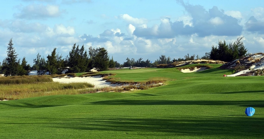 FLC Golf Links Quang Binh là tổ hợp sân golf quy mô bậc nhất Việt Nam với tổng cộng 10 sân golf - 180 hố ven biển. (Hình ảnh: FLC Biscom)