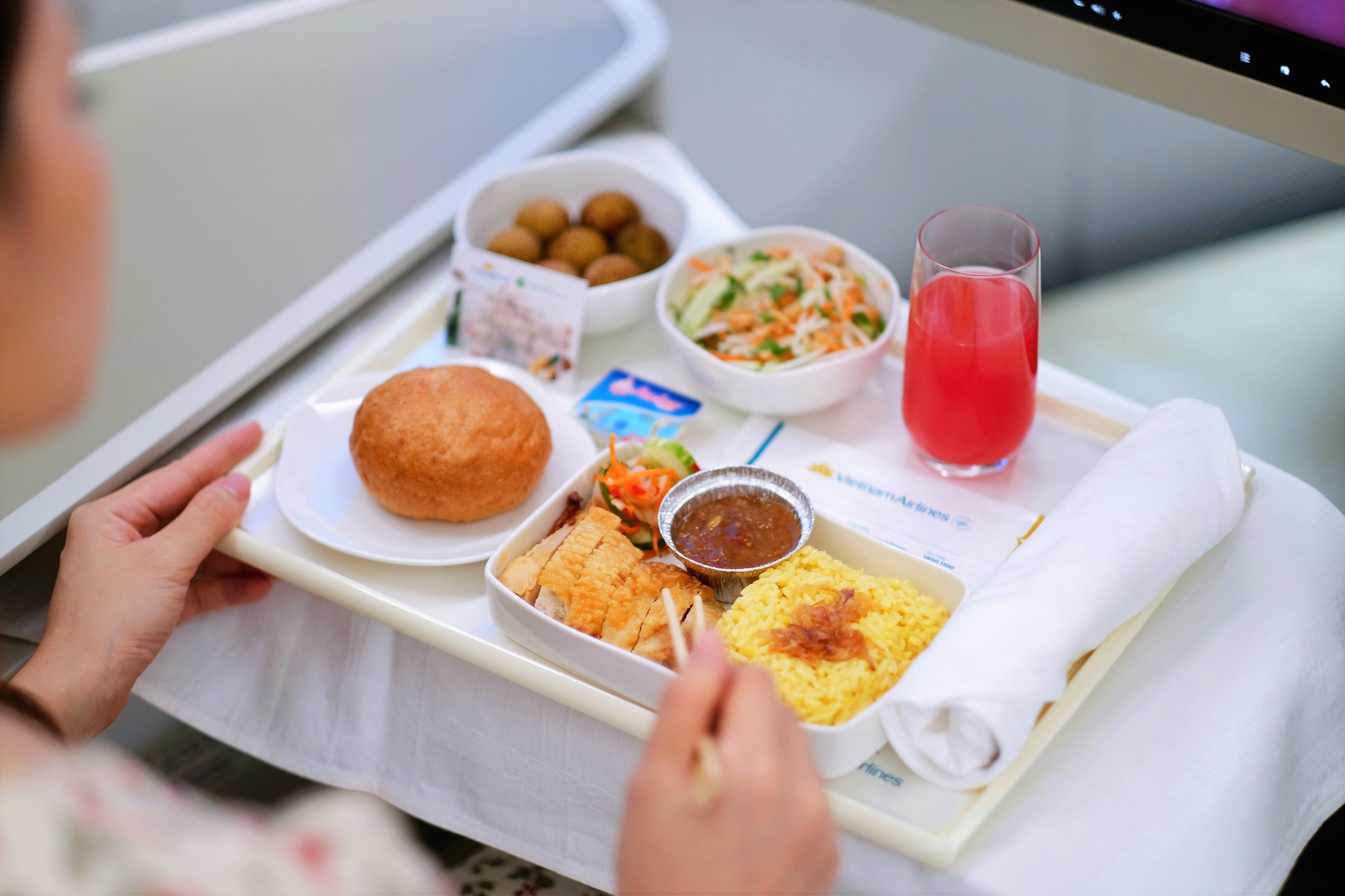 Vietnam Airlines chinh phục hành khách với “bản giao hưởng ẩm thực trên không” mới