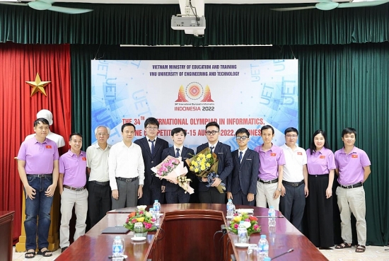 4/4 học sinh Việt Nam giành Huy chương tại Olympic Tin học quốc tế năm 2022