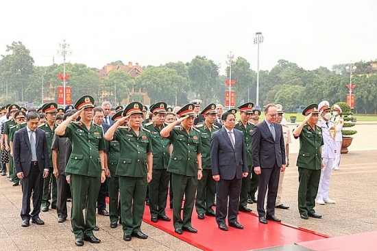 Giữ gìn lâu dài, bảo vệ tuyệt đối an toàn thi hài Chủ tịch Hồ Chí Minh là nhiệm vụ chính trị đặc biệt