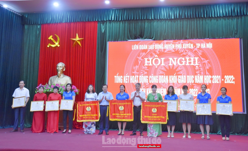 LĐLĐ huyện Phú Xuyên tổng kết công tác Công đoàn khối Giáo dục năm học 2022