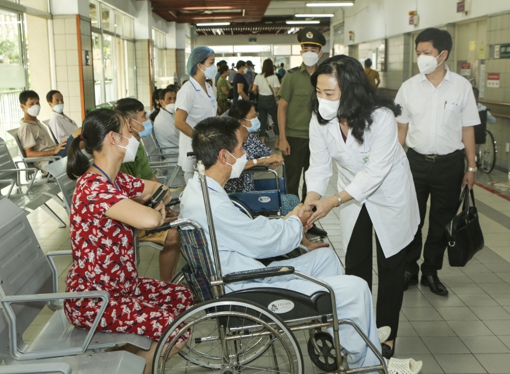 Bệnh viện Bạch Mai đề xuất xin dừng thí điểm tự chủ toàn diện