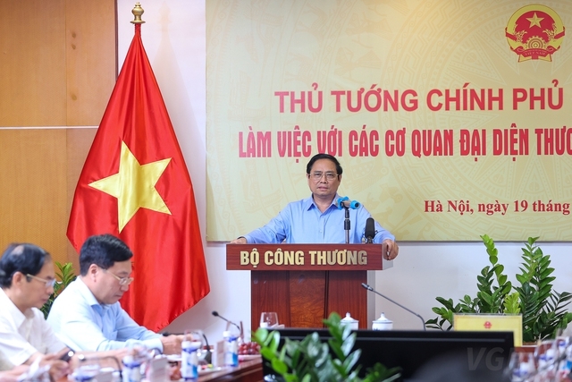 Thủ tướng Chính phủ chủ trì Hội nghị với cơ quan đại diện thương mại Việt Nam ở nước ngoài