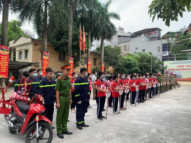 Khen thưởng nhiều cá nhân có thành tích bảo vệ an ninh Tổ quốc