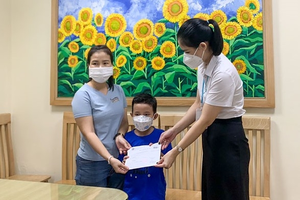 Hồi sinh trái tim "lỗi nhịp" cứu sống bé trai 8 tuổi người Lào