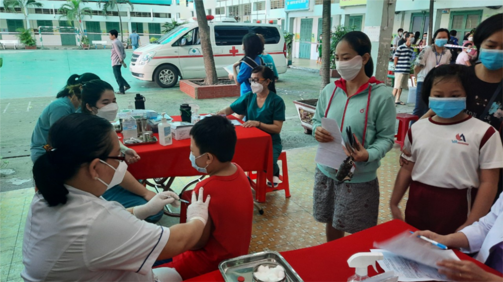 TP.Hồ Chí Minh: Triển khai thêm loại hình xe tiêm vắc xin Covid-19 lưu động cho học sinh