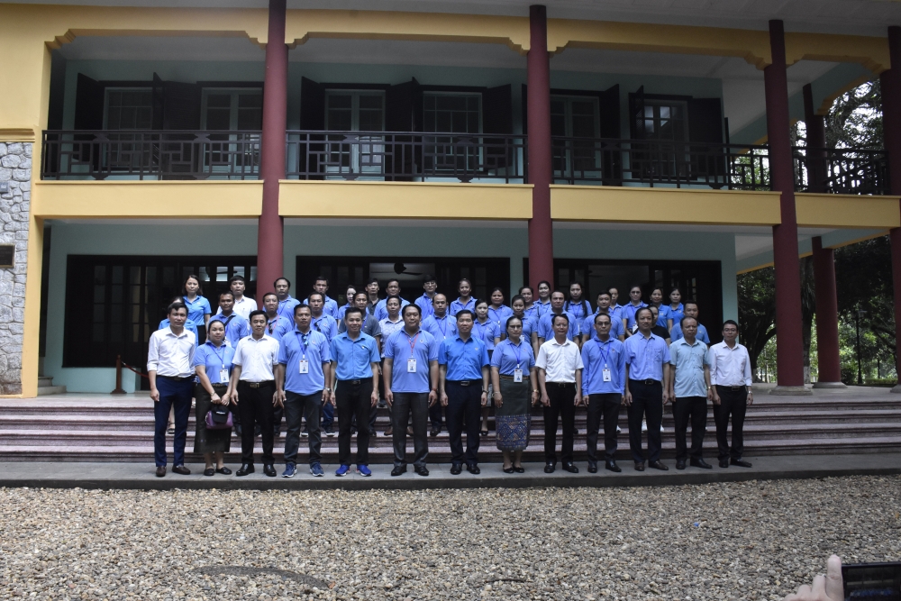 Đoàn công tác Liên hiệp thành phố Viêng Chăn thăm, làm việc với LĐLĐ huyện Ba Vì