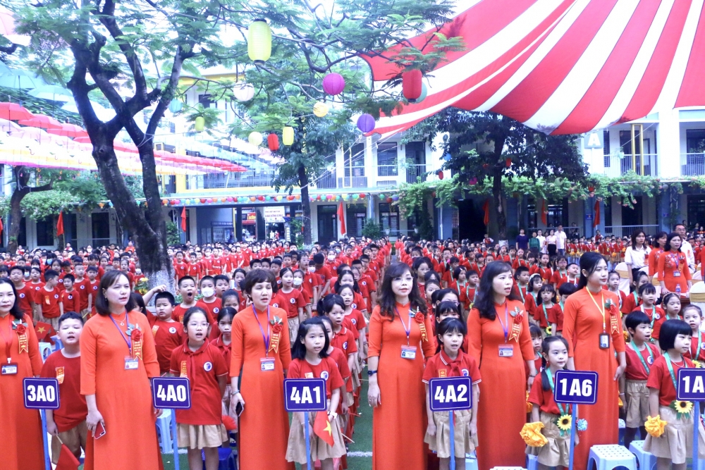 Chủ tịch HĐND Thành phố dự lễ khai giảng tại Trường Tiểu học Đặng Trần Côn