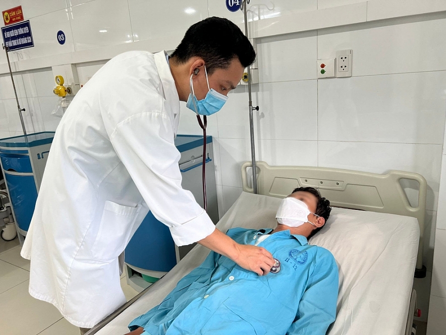 Đà Nẵng: Cứu sống bệnh nhân bị dao đâm thủng tim