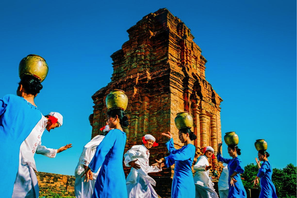 Tận hưởng không khí lễ hội khi vào thu ở Việt Nam