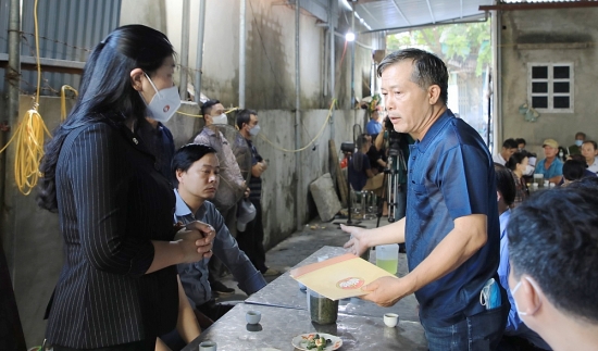 Lãnh đạo Mặt trận TP Hà Nội thăm, trao hỗ trợ gia đình nạn nhân vụ cháy ở Thanh Oai