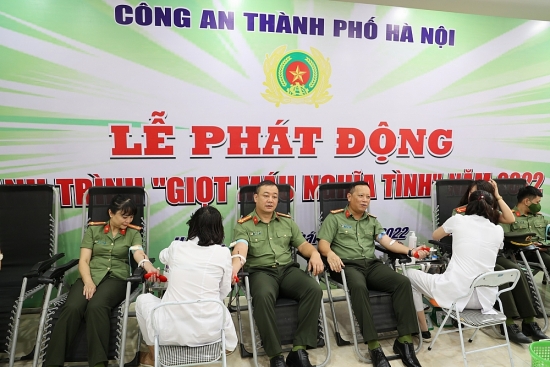 Công an Hà Nội phát động "Hành trình giọt máu nghĩa tình năm 2022"