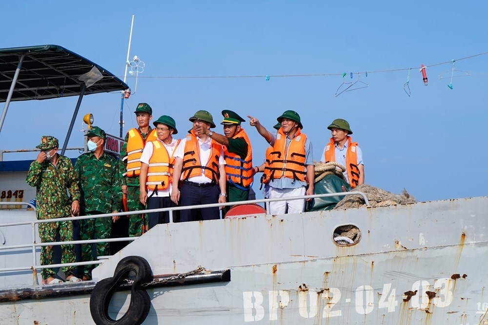 Chủ tịch UBND Hải Phòng kiểm tra tại khu vực phân định ranh giới giữa huyện Tiên Lãng và Kiến Thụy.