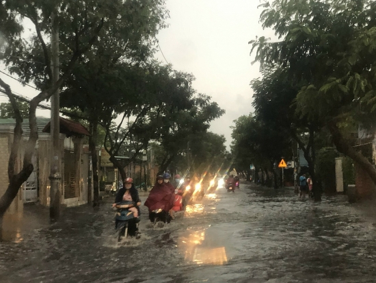 TP. Hồ Chí Minh: Chủ động ứng phó với bão Noru và triều cường