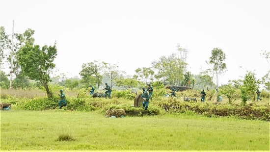 Huyện Ứng Hòa tổ chức diễn tập thực hành chiến đấu trong khu vực phòng thủ