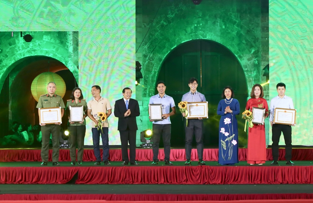 Lễ trao Giải Báo chí về phát triển văn hóa và xây dựng người Hà Nội thanh lịch, văn minh, lần thứ V - năm 2022