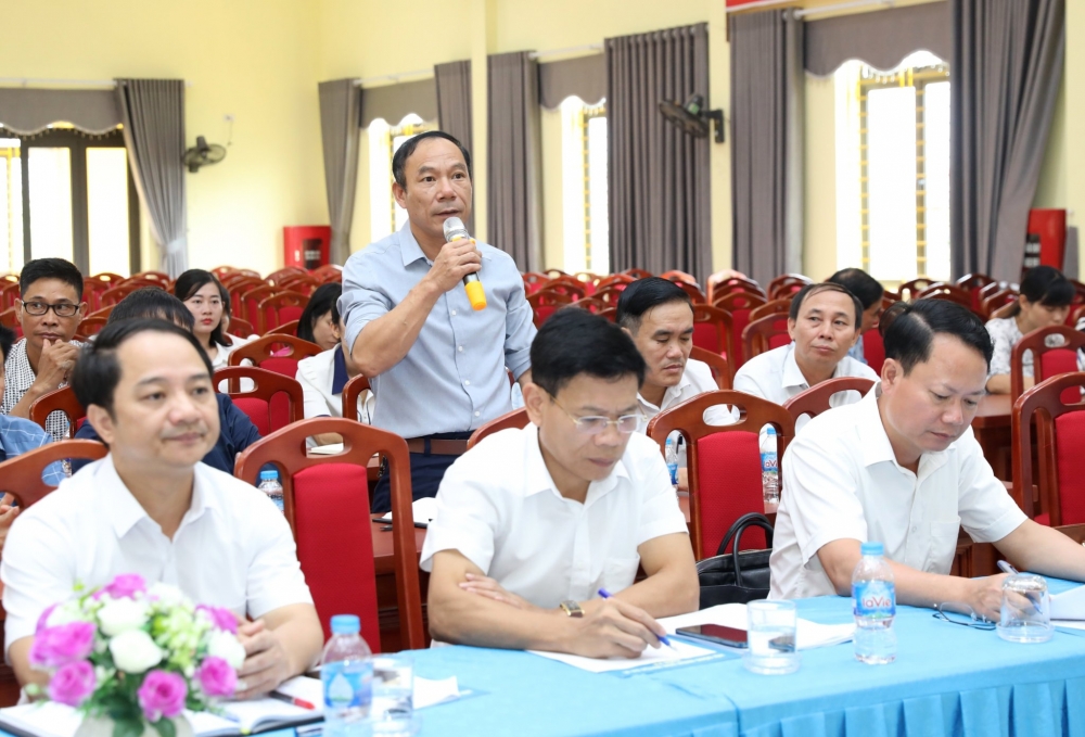 Cử tri huyện Ba Vì, thị xã Sơn Tây kiến nghị cần có chính sách bình ổn giá vật tư phục vụ sản xuất nông nghiệp