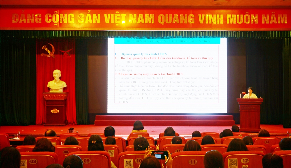 LĐLĐ quận Long Biên: Tập huấn nghiệp vụ về công tác tài chính và kiểm tra Công đoàn năm 2022