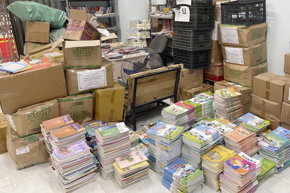 Sau gần 2 tháng phát động, Ban Tổ chức đã tiếp nhận hơn 5.000 cuốn sách để gửi tặng học sinh nghèo vùng khó.