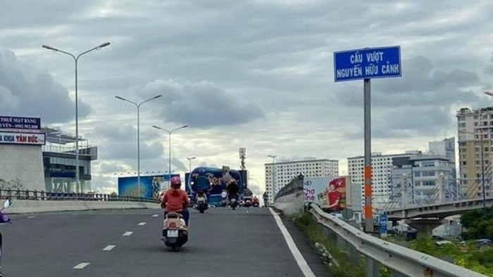 TP.HCM: Khẩn trương khắc phục sự cố cầu vượt Nguyễn Hữu Cảnh