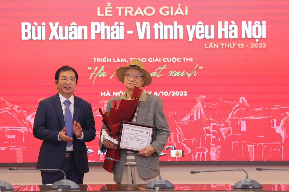 Giải thưởng Lớn Bùi Xuân Phái - Vì tình yêu Hà Nội năm 2022 vinh danh đạo diễn Trần Văn Thủy