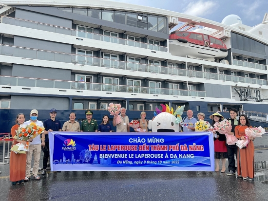 Đà Nẵng: Đón tàu du lịch biển với hơn 200 khách quốc tế sau hơn 2 năm gián đoạn bởi Covid-19