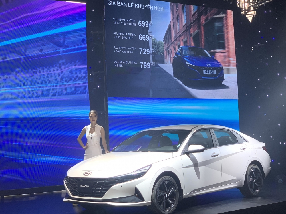 Hyundai Elantra 2023 thế hệ hoàn toàn mới chính thức ra mắt tại thị trường Việt Nam