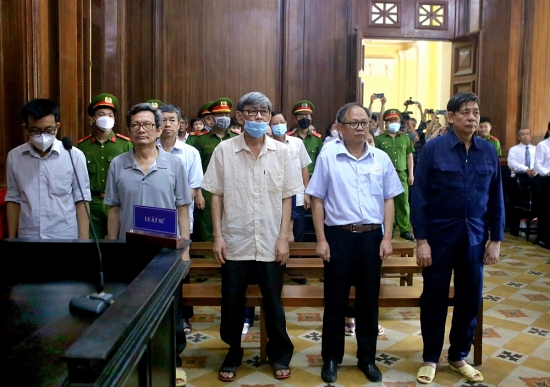 Cựu Phó Bí thư Thường trực Thành ủy TP.HCM Tất Thành Cang bị phạt thêm 6 năm tù