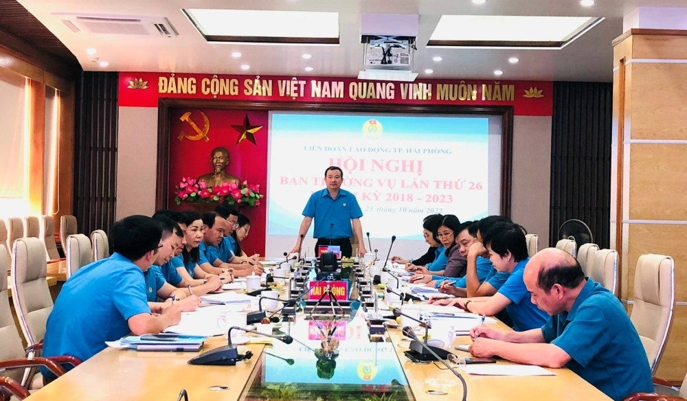 Đồng chí Nguyễn Anh Tuân, Chủ tịch Liên đoàn Lao động thành phố chủ trì Hội nghị.