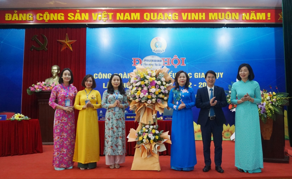 Quận Long Biên: Tổ chức thành công Đại hội Công đoàn Trường Tiểu học Gia Thụy