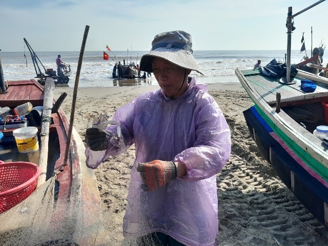 Hà Tĩnh: Đánh bắt gần bờ, ngư dân vùng bãi ngang trúng đậm hải sản