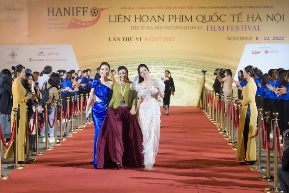 Thảm đỏ Liên hoan phim Quốc tế Hà Nội lần thứ VI quy tụ dàn diễn viên nổi tiếng