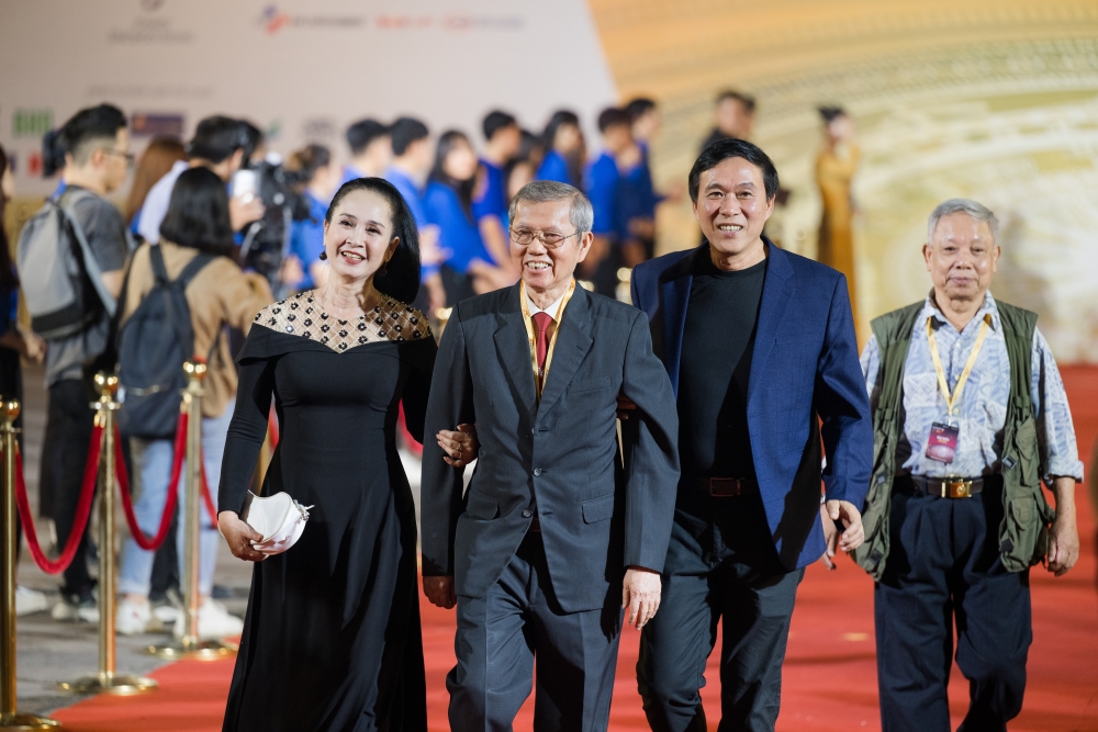 Thảm đỏ Liên hoan phim Quốc tế Hà Nội lần thứ VI quy tụ dàn diễn viên nổi tiếng