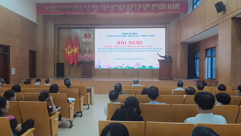 Hà Nội: Đa dạng các hình thức hưởng ứng Ngày Pháp luật Việt Nam