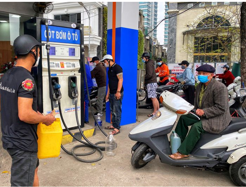 Công an thành phố Hà Nội khuyến cáo không tích trữ xăng, dầu trong các hộ gia đình