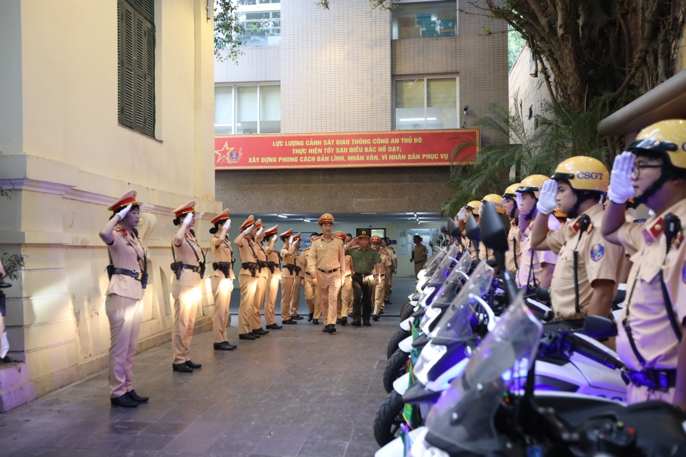 Cảnh sát giao thông Hà Nội ra quân đảm bảo trật tự an toàn giao thông dịp Tết Quý Mão