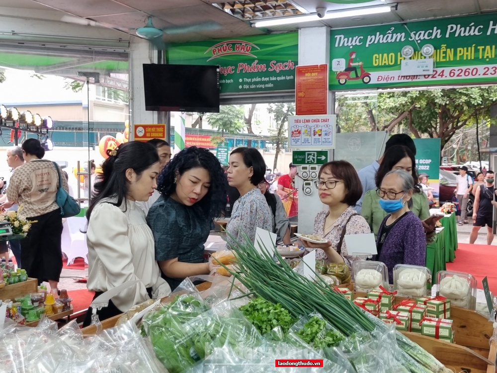Sử dụng hiệu quả tiềm năng và lợi thế để phát triển thương mại Việt Nam