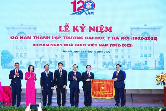 Thủ tướng Phạm Minh Chính: Sớm đưa Trường Đại học Y Hà Nội thành Đại học khoa học sức khoẻ