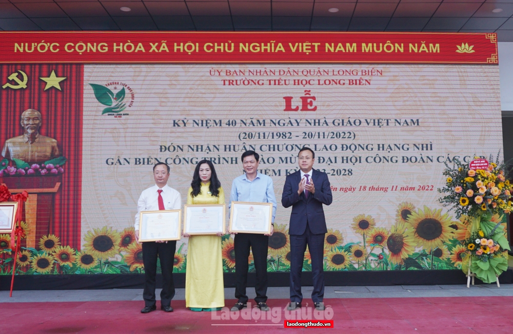 Liên đoàn Lao động thành phố Hà Nội gắn biển công trình chào mừng Đại hội Công đoàn, nhiệm kỳ 2023-2028