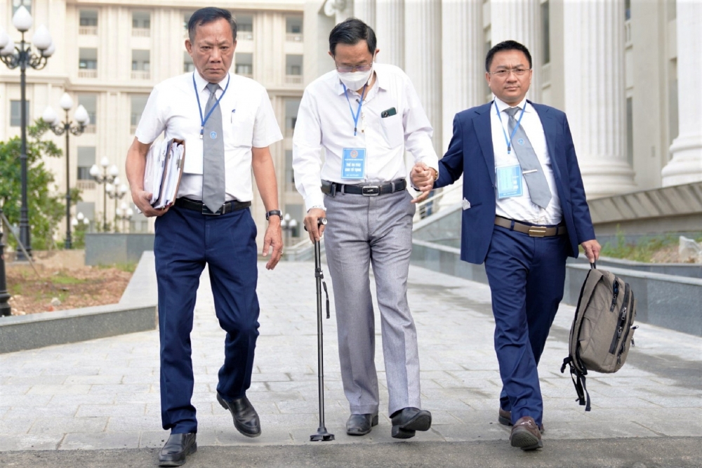 Xét xử vụ cựu Thứ trưởng Bộ Y tế Cao Minh Quang: Một bị cáo tử vong trước ngày diễn ra phiên tòa