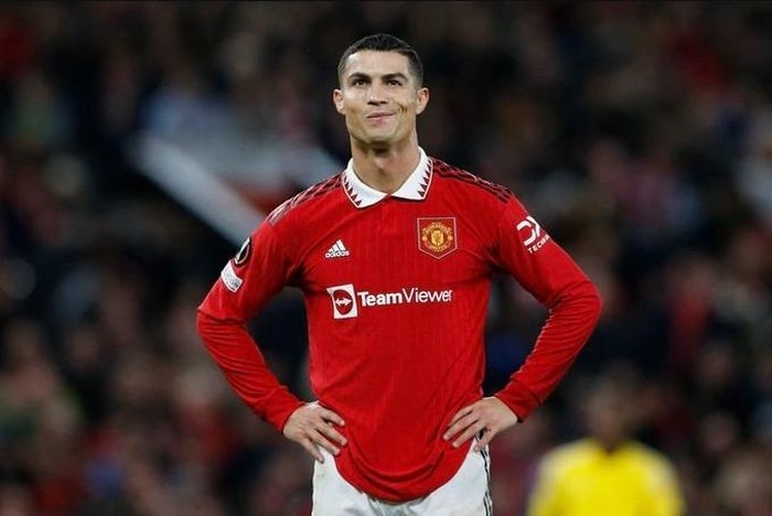 Manchester United bất ngờ chấm dứt hợp đồng với Cristiano Ronaldo