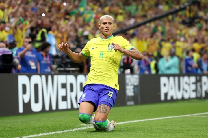 Brazil 2-0 Serbia: Thắng lợi thuyết phục