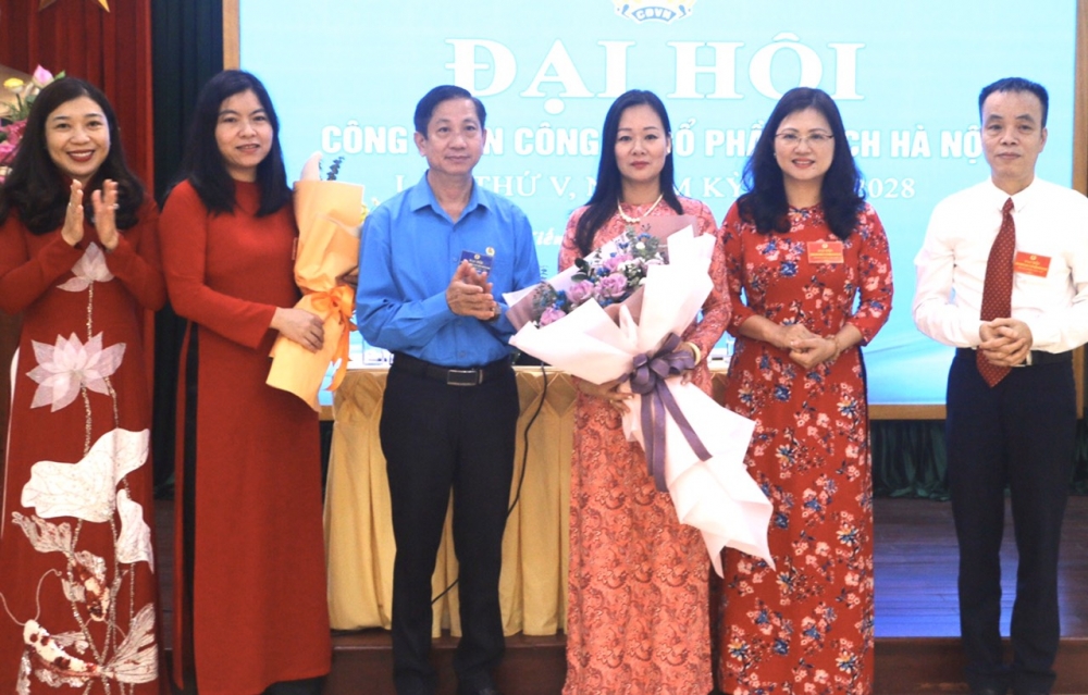Quận Hoàn Kiếm: Tổ chức thành công Đại hội điểm Công đoàn Công ty Cổ phần Sách Hà Nội