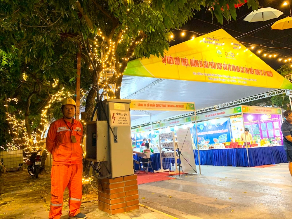EVN Hà Nội đảm bảo cấp điện an toàn, ổn định phục vụ các sự kiện quan trọng của Thủ đô và đất nước