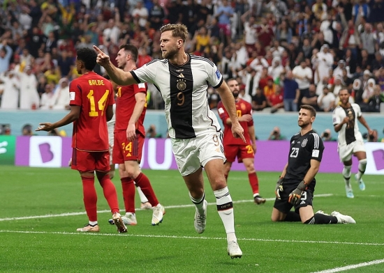Tây Ban Nha 1-1 Đức: 1 điểm quý hơn vàng