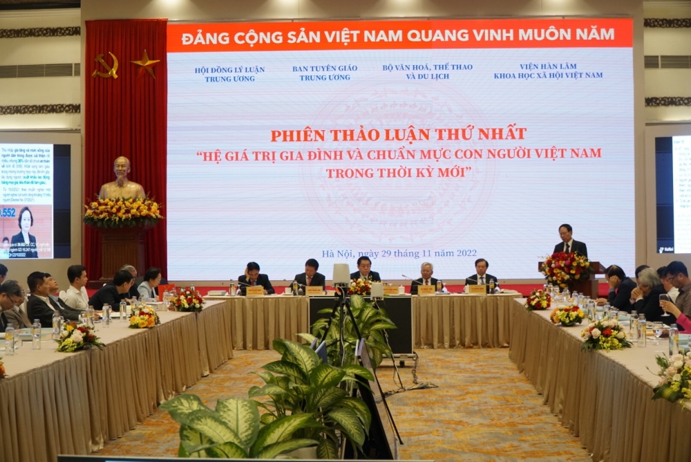 Xây dựng hệ giá trị văn hóa, gia đình và chuẩn mực con người Việt Nam trong thời kỳ mới